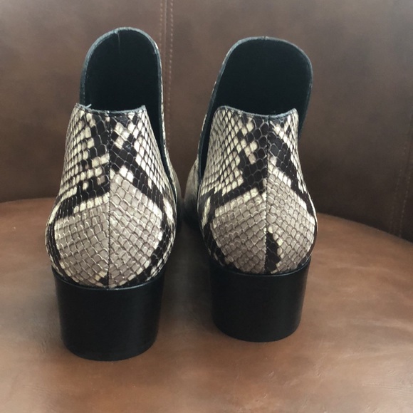 Marc Fisher LTD Yilda Leather Booties - Picture 5 of 8